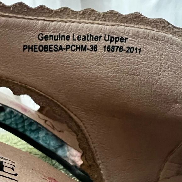 L'Artiste Spring Step Hand Painted Leather Womens Sz 36 Kitten Heels U.S.  5.5 - Picture 5 of 6